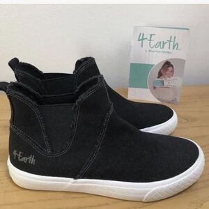 🌸. #1385-36.     4 Earth sneakers